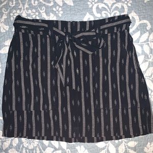 NWOT ON Woven Tie Skirt